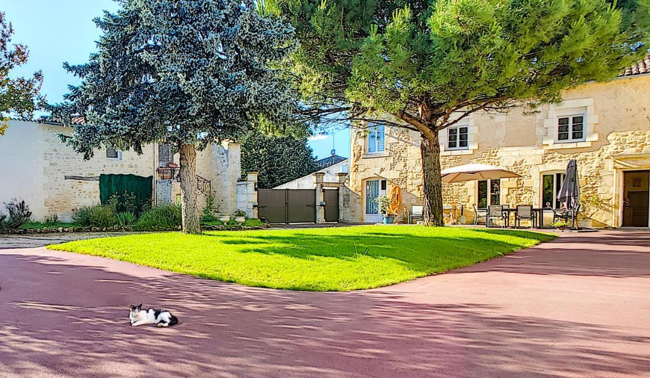 Jardin D'Arcy - Chambres D'Hotes Avec Piscine Et Spa Bois Exterior photo